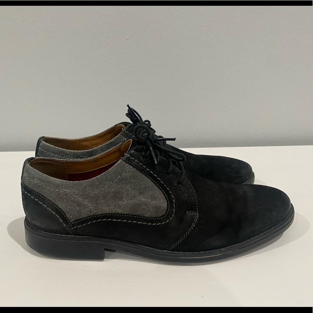 Men’s shoes. Size 10.5 US. Clarks.